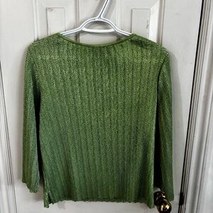 green crinkle top